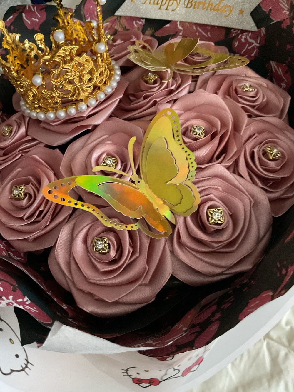 21 Happy Birthday Rose Bouquet/ Rosas Eternas with hello kitty covering - Picture 2 of 9